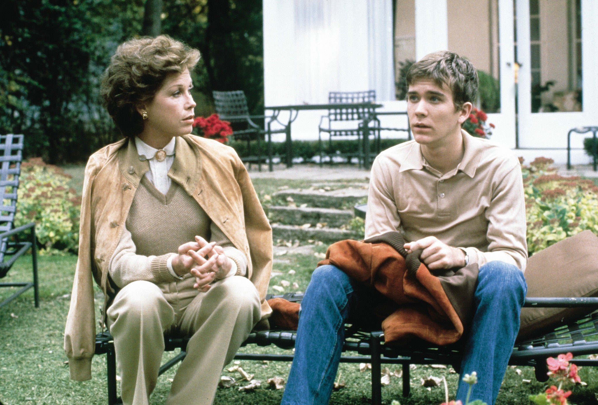 Still of Timothy Hutton and Mary Tyler Moore in Ordinary People (1980)