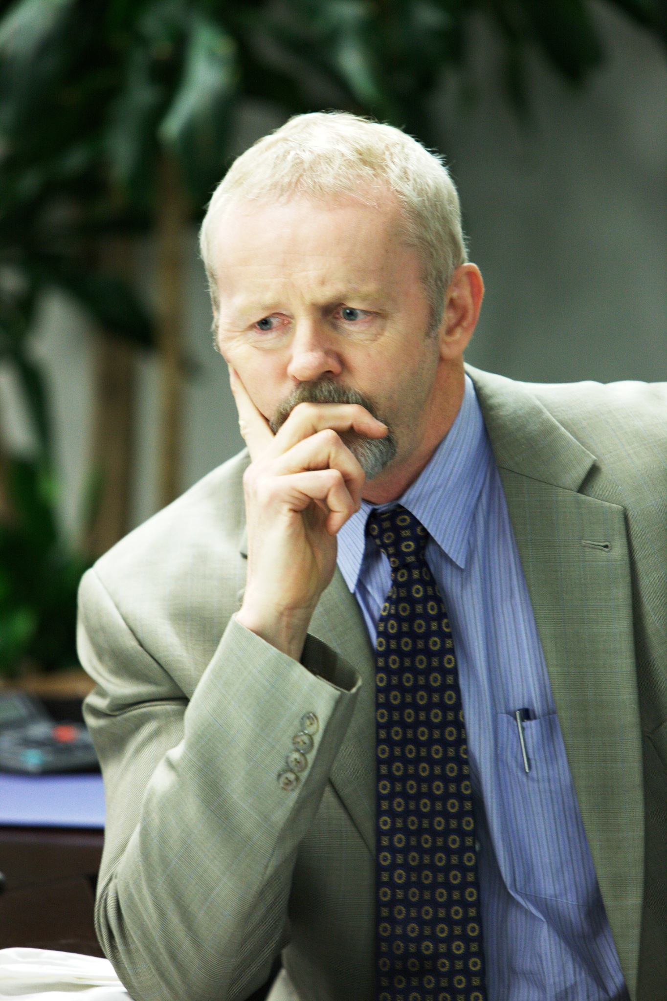 Still of David Morse in Mother and Child (2009)