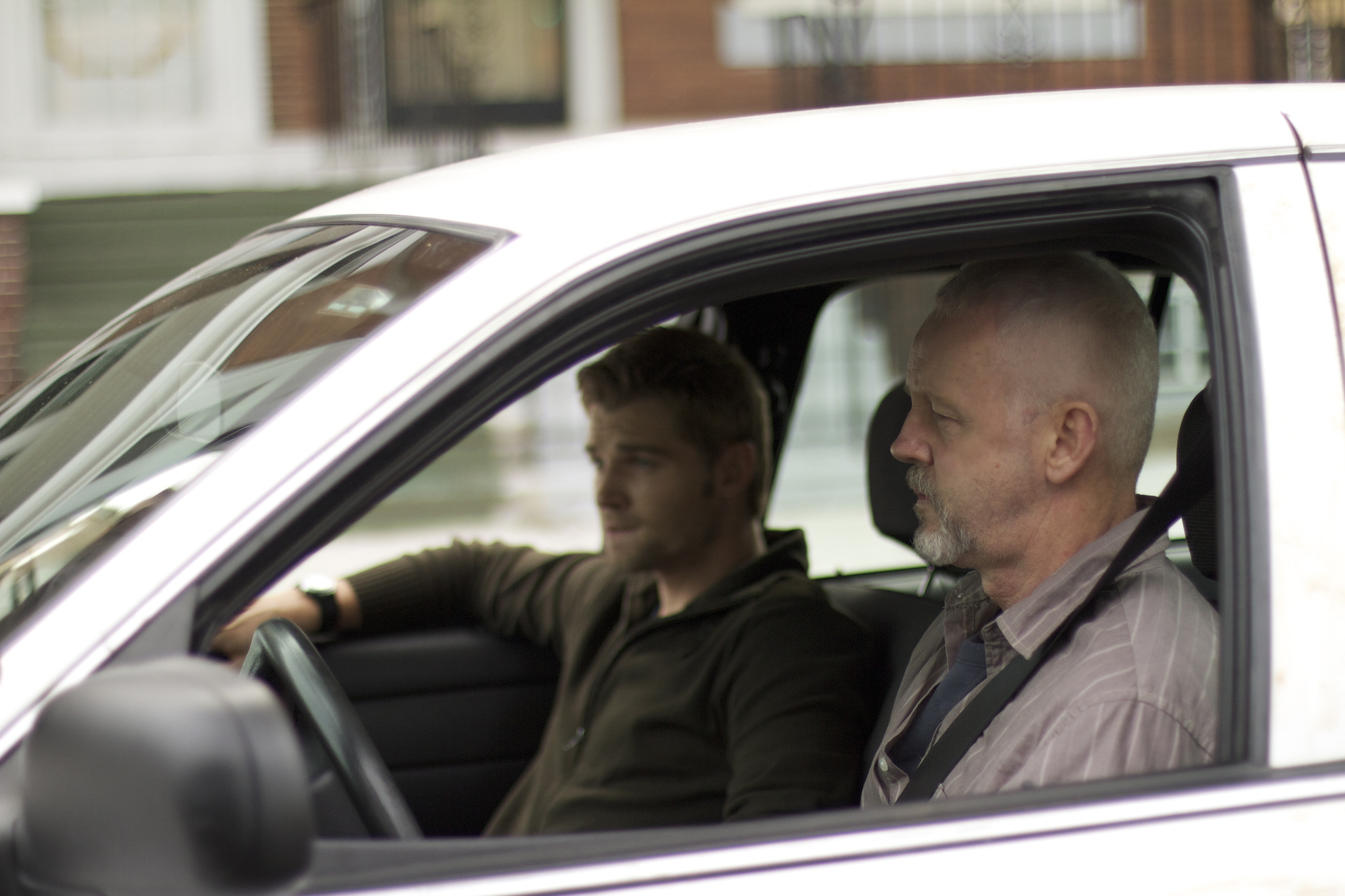 Still of David Morse and Mike Vogel in McCanick (2013)