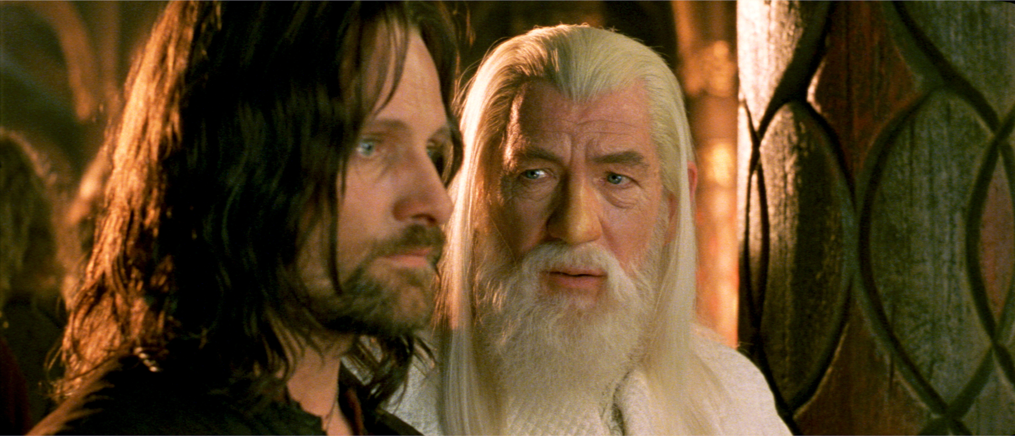 Still of Viggo Mortensen and Ian McKellen in Ziedu Valdovas: Karaliaus sugrizimas (2003)