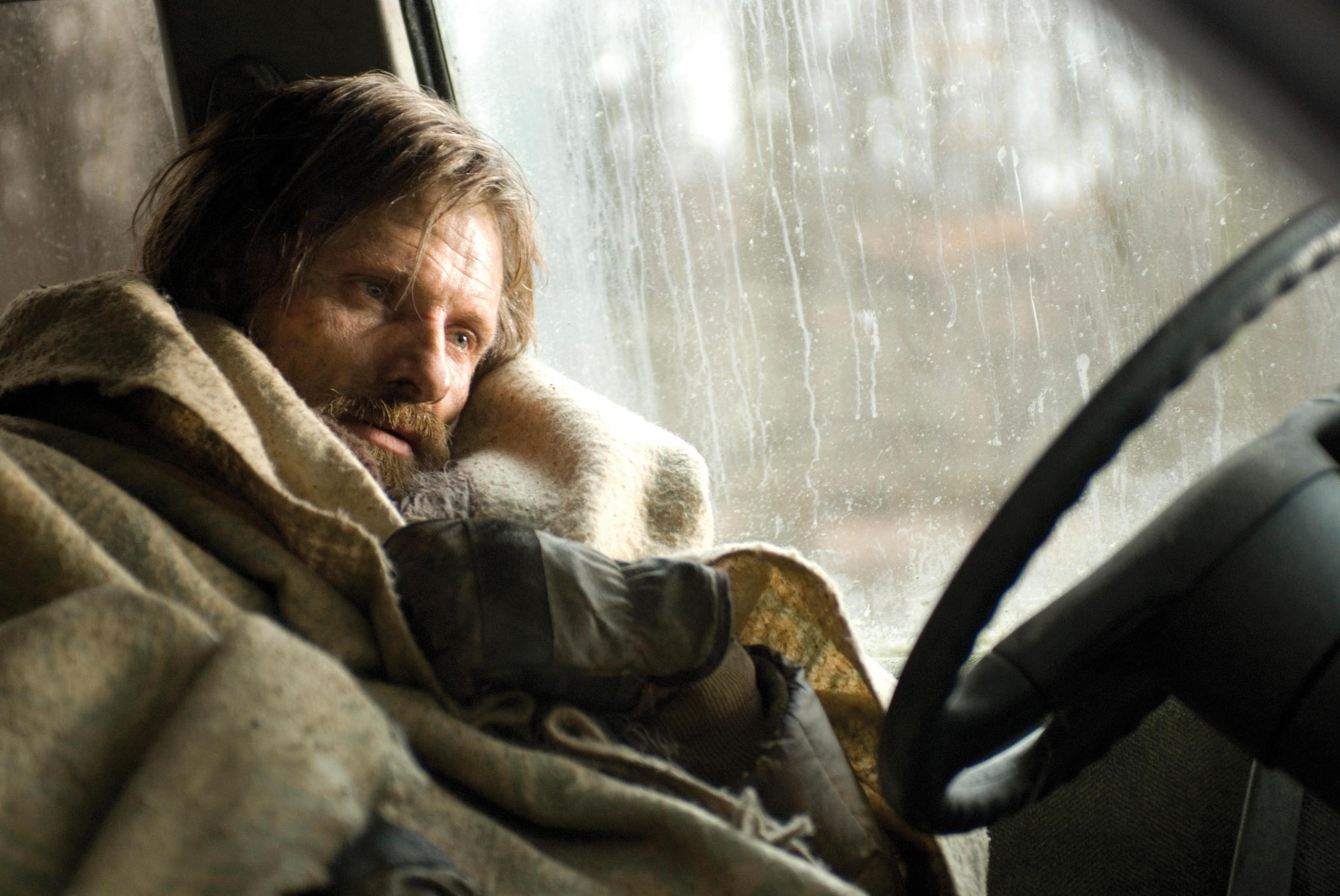 Still of Viggo Mortensen in The Road (2009)