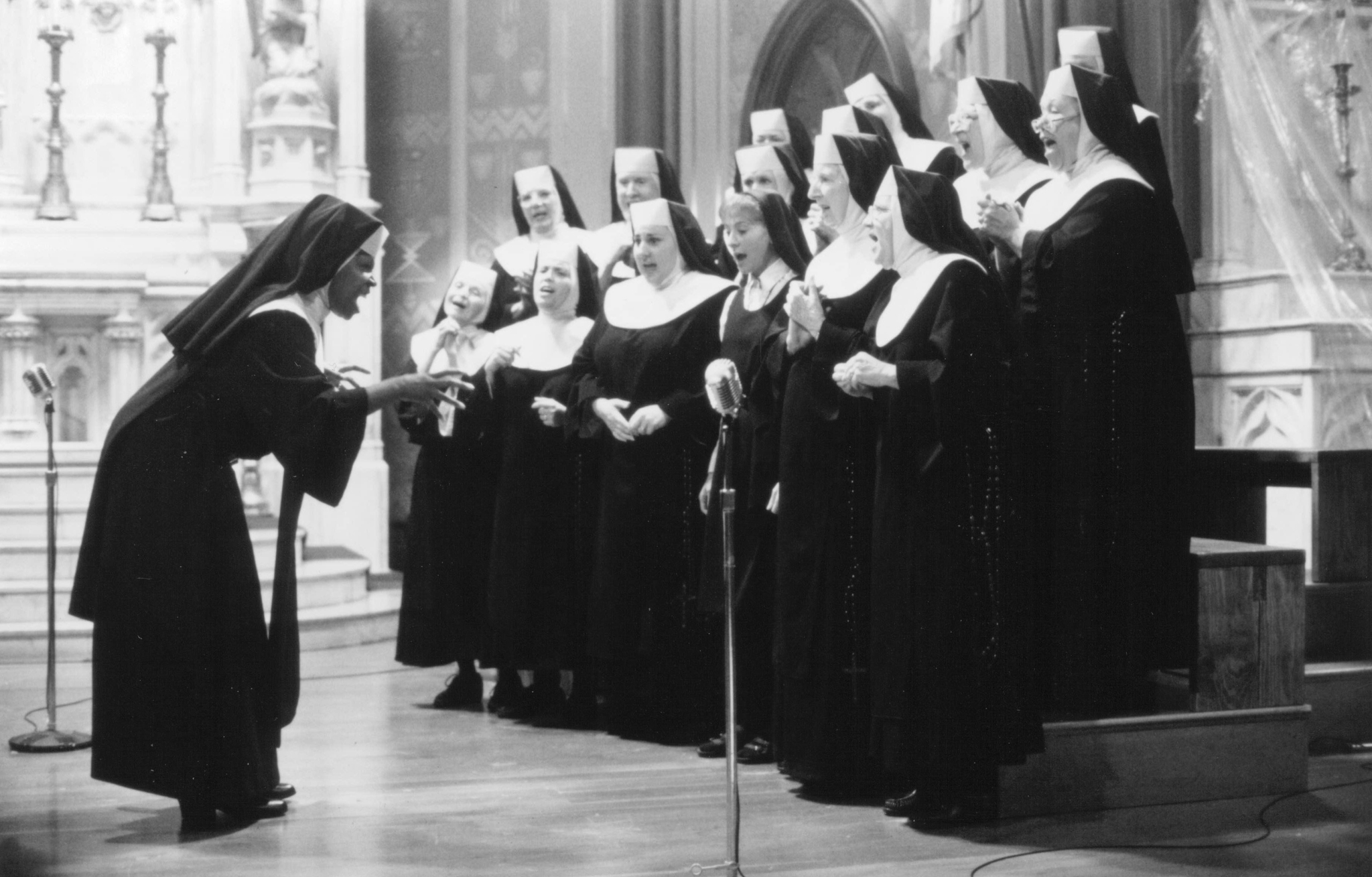 Still of Whoopi Goldberg and Kathy Najimy in Sister Act (1992)