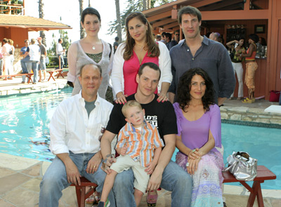 Melanie Lynskey, Kathy Najimy, Lisa Edelstein, Jim Ortlieb, Peter Paige and Christopher Racster at event of Say Uncle (2005)
