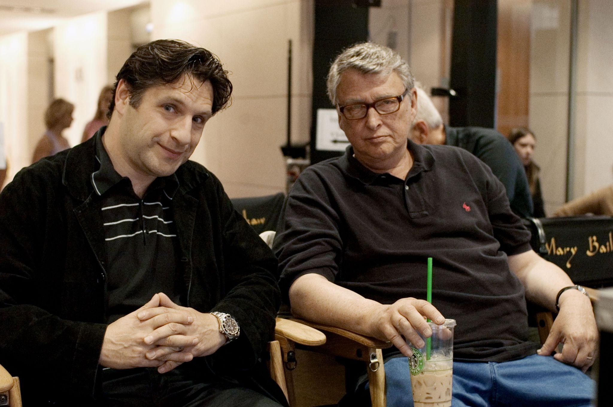Still of Mike Nichols and Patrick Marber in Closer (2004)
