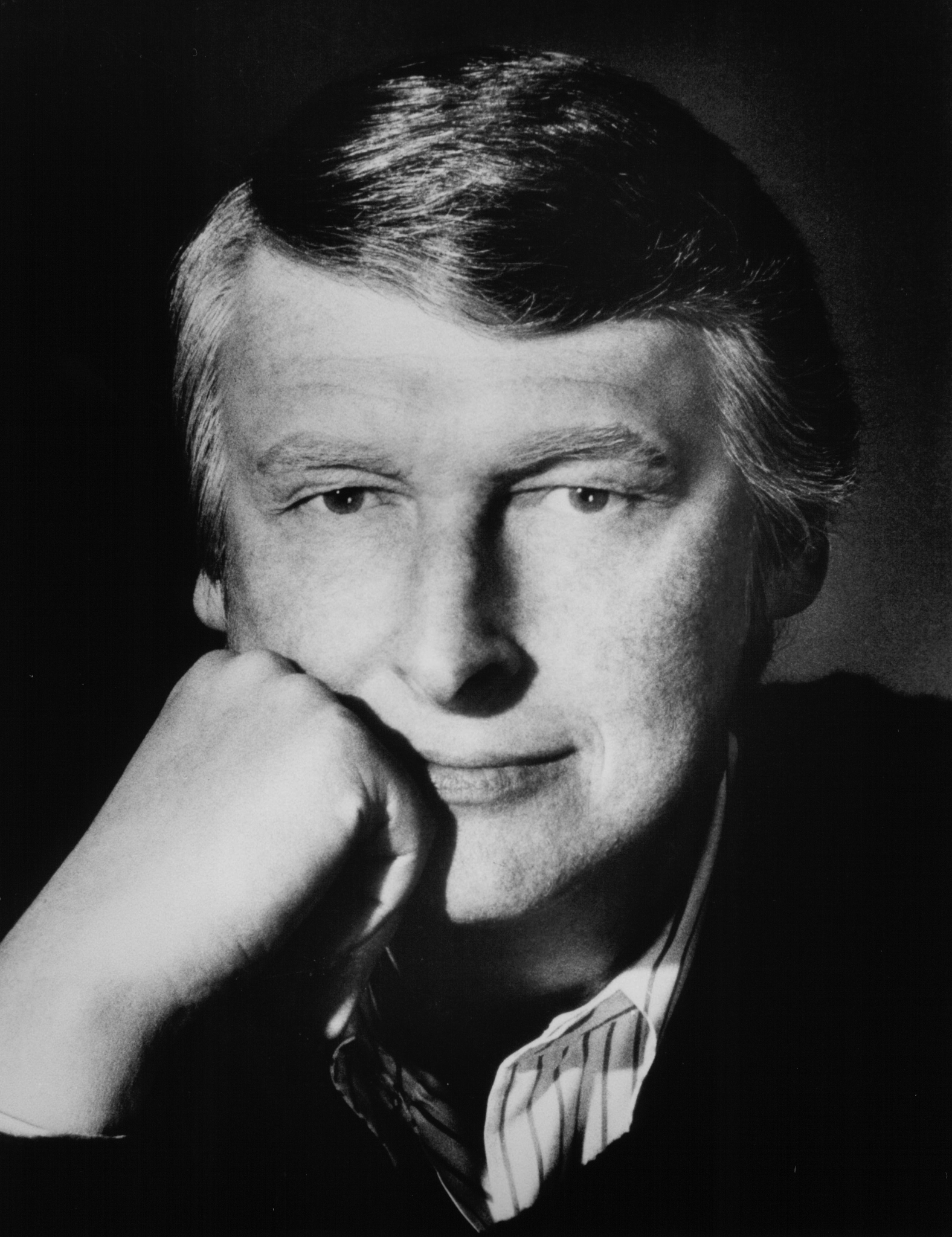 Still of Mike Nichols in Postcards from the Edge (1990)
