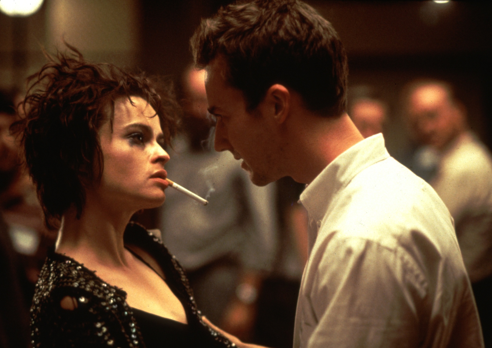 Still of Helena Bonham Carter and Edward Norton in Kovos klubas (1999)