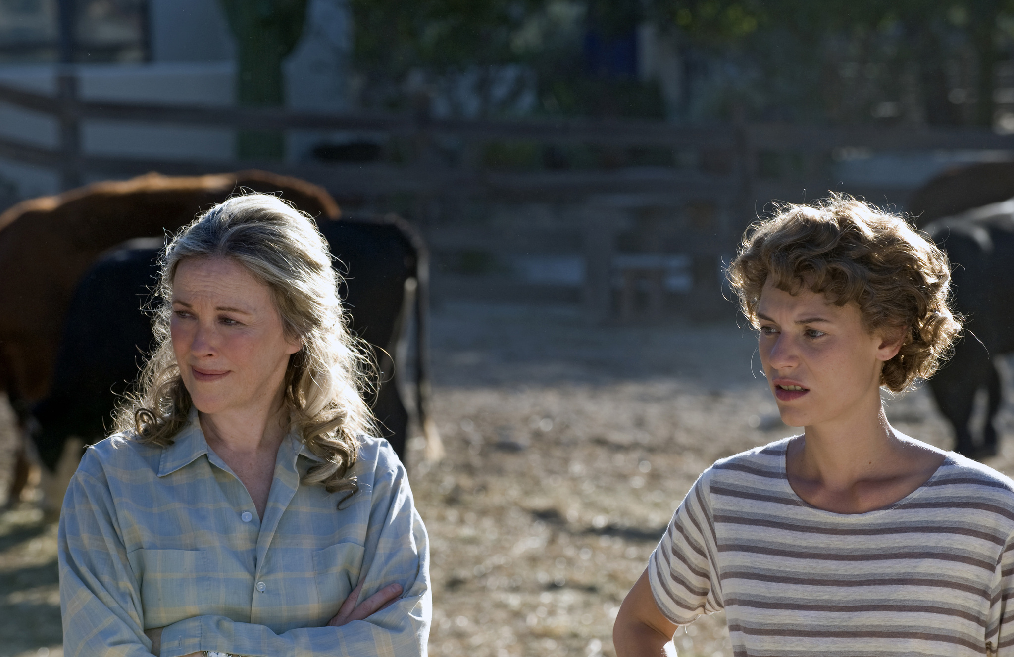 Still of Claire Danes and Catherine O'Hara in Temple Grandin (2010)