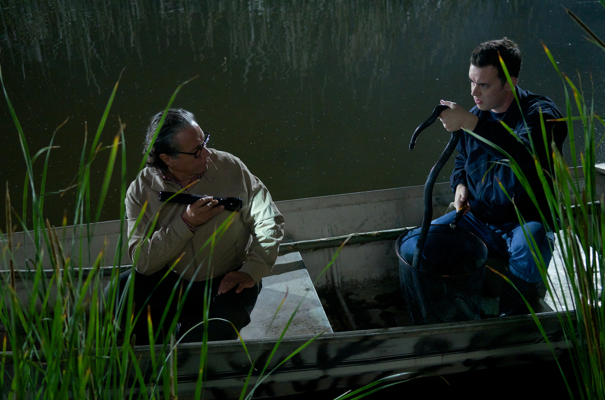 Still of Edward James Olmos and Colin Hanks in Deksteris (2006)