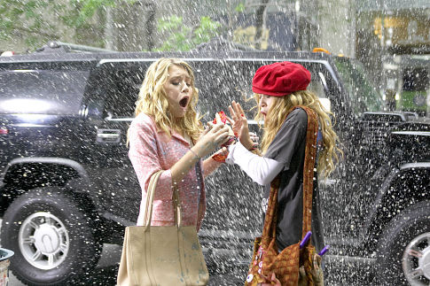 Still of Ashley Olsen and Mary-Kate Olsen in New York Minute (2004)