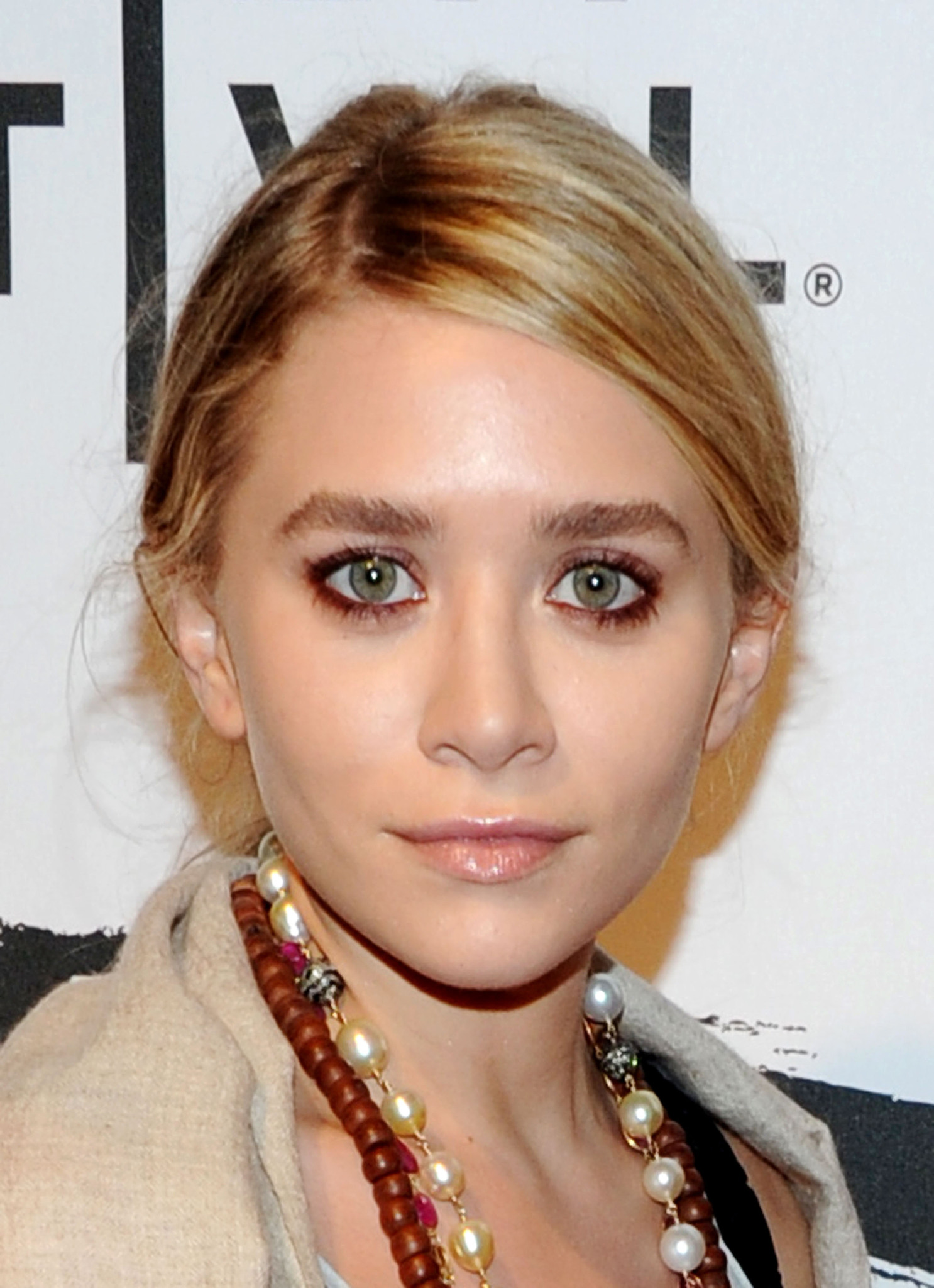 Ashley Olsen at event of The Union (2011)