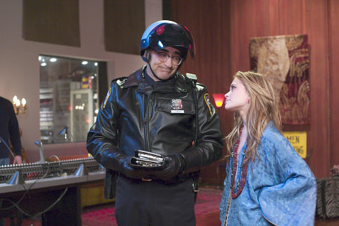 Still of Mary-Kate Olsen and Eugene Levy in New York Minute (2004)