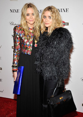 Ashley Olsen and Mary-Kate Olsen at event of Nine (2009)