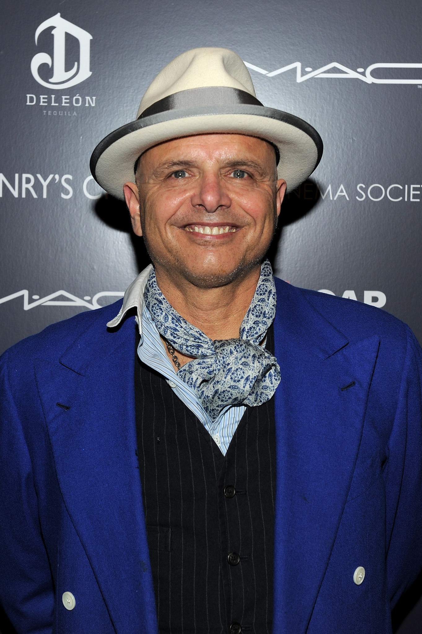 Joe Pantoliano at event of Henry's Crime (2010)