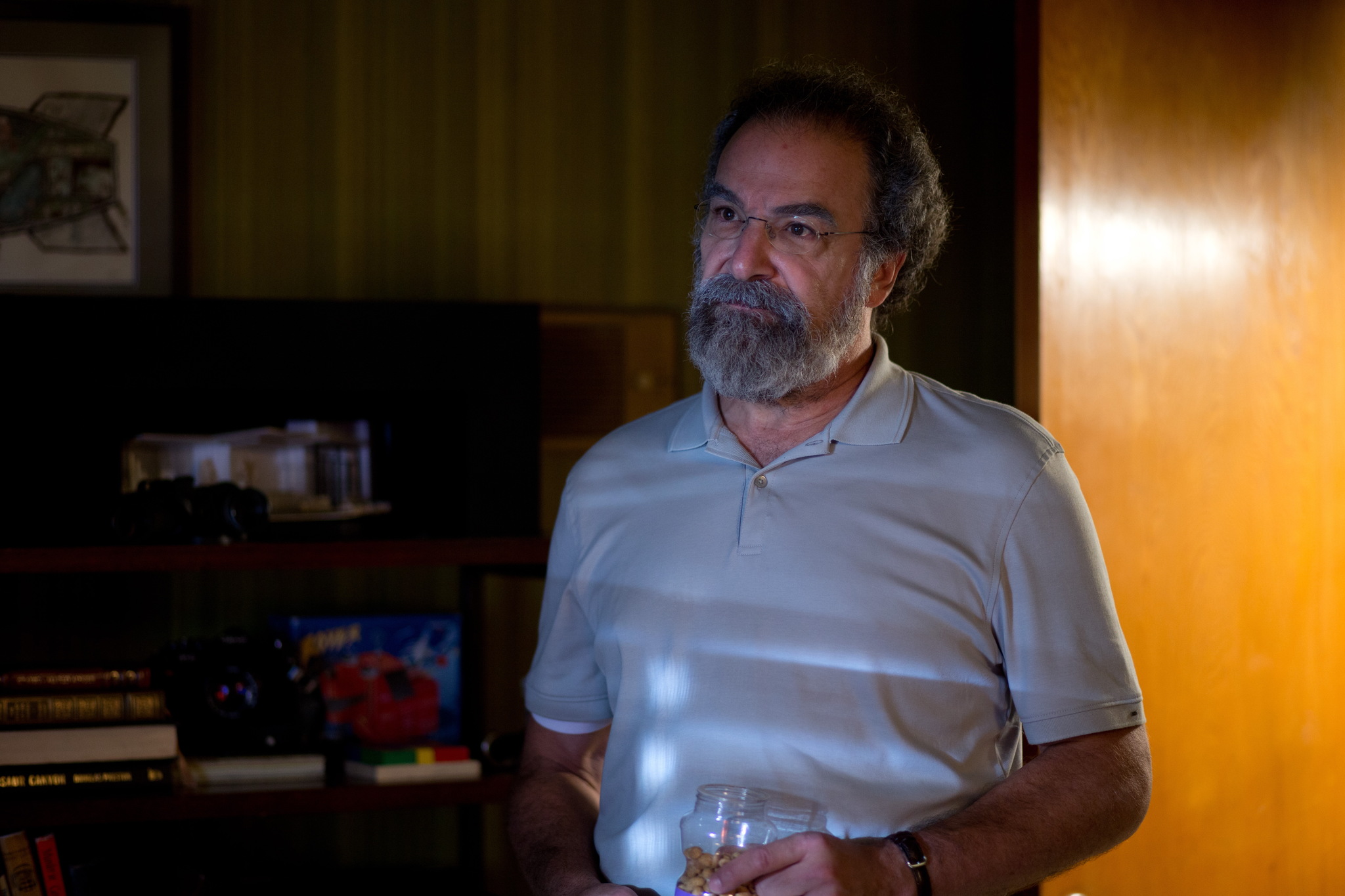 Still of Mandy Patinkin in Wish I Was Here (2014)