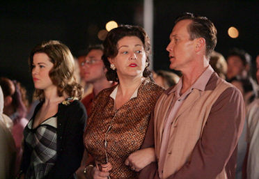 Camryn Manheim (as Gladys Presley) and Robert Patrick (as Vernon Presley).