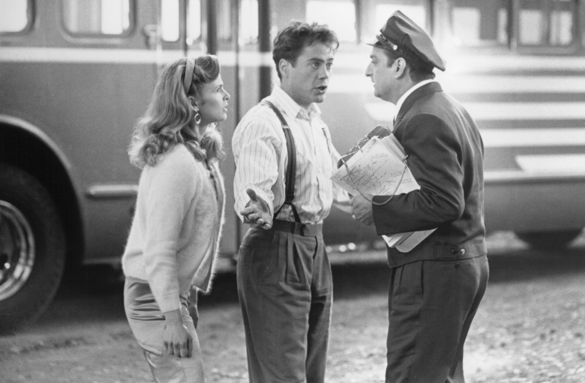 Still of Robert Downey Jr., David Paymer and Kyra Sedgwick in Heart and Souls (1993)