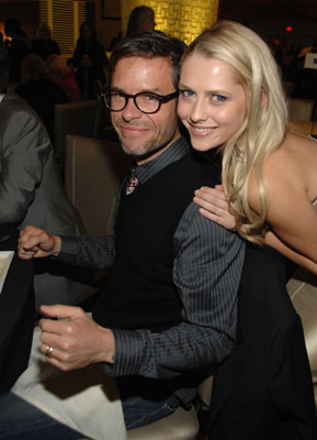 Guy Pearce and Teresa Palmer at event of Bedtime Stories (2008)