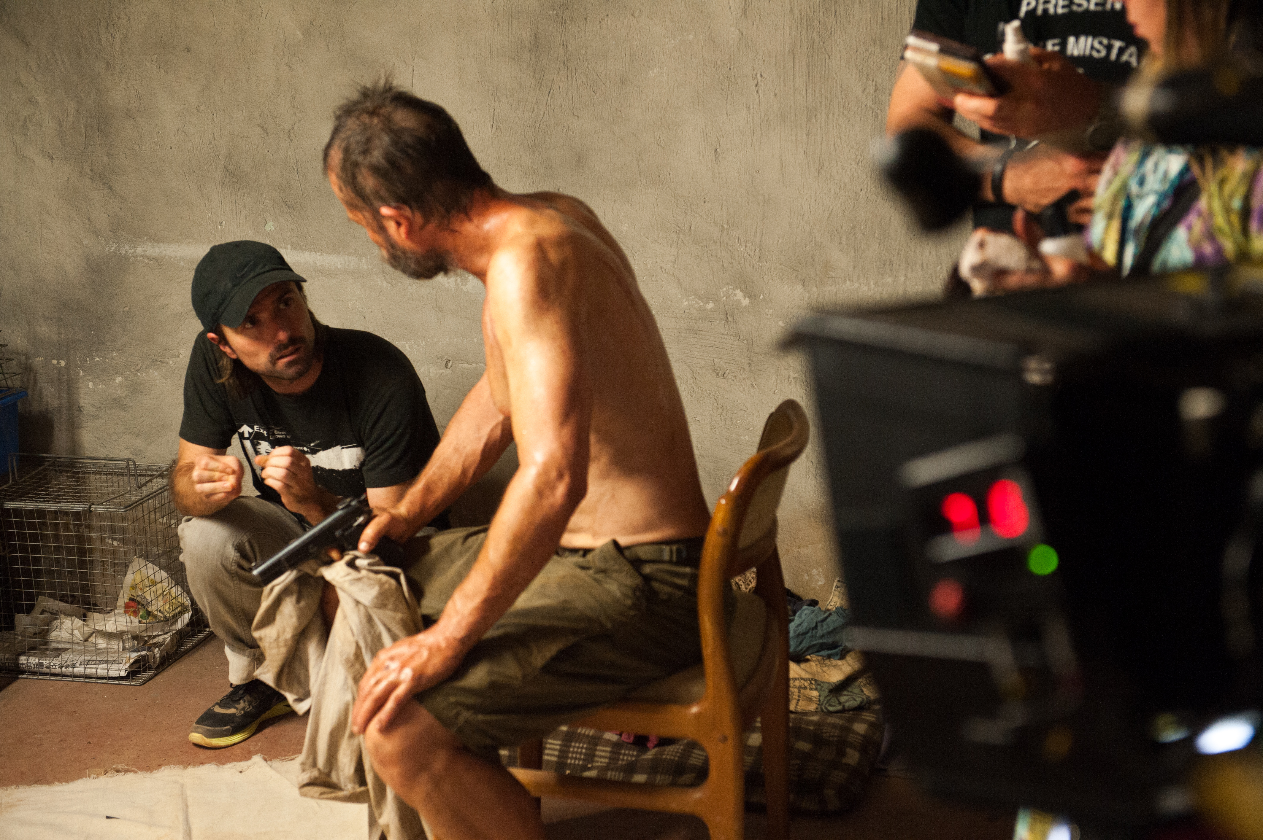 Still of Guy Pearce and David Michôd in The Rover (2014)