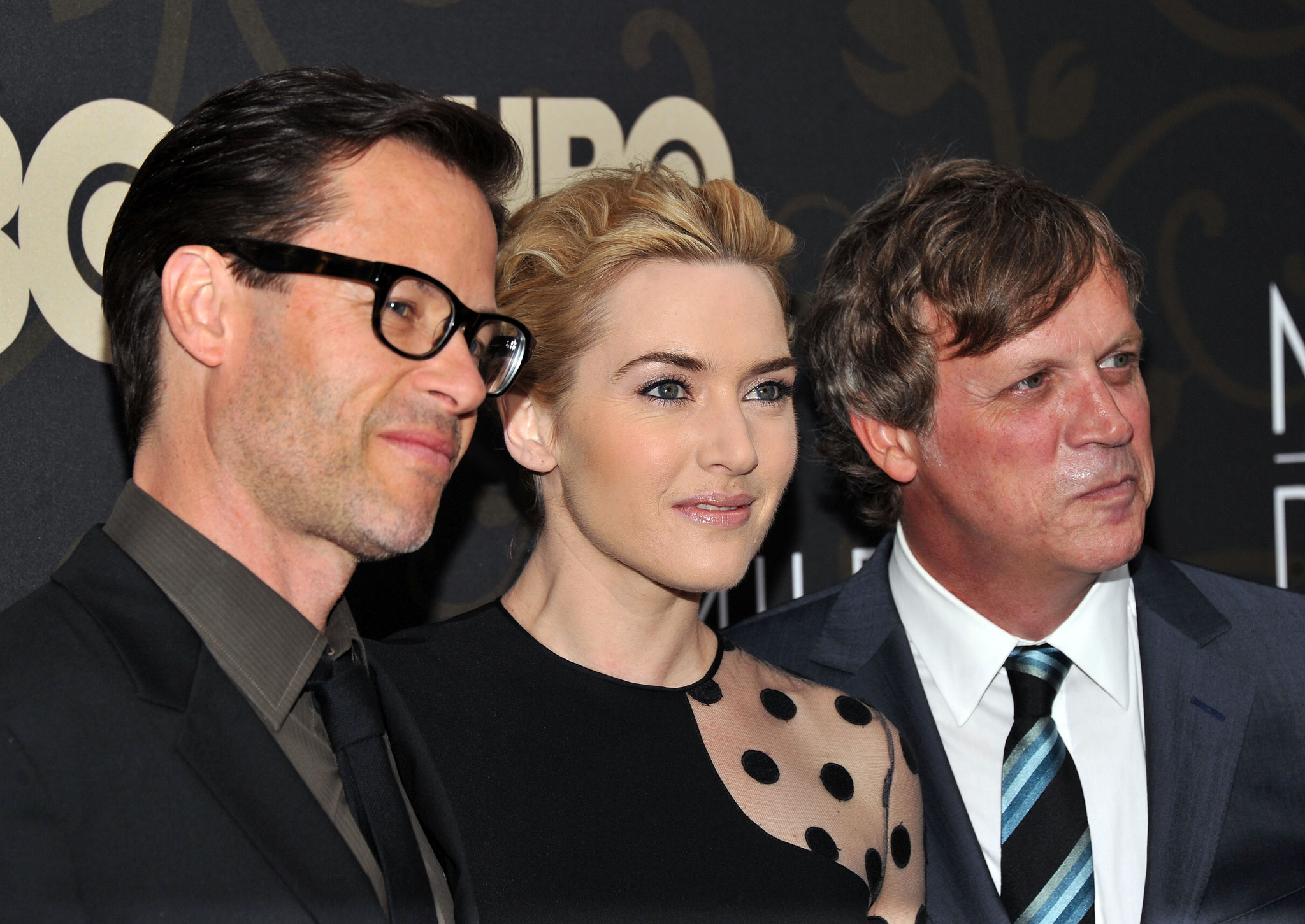 Kate Winslet, Todd Haynes and Guy Pearce at event of Mildred Pierce (2011)