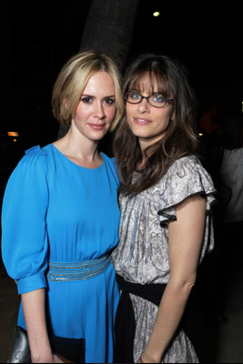 Amanda Peet and Sarah Paulson at event of Begantis paskui aitvara (2007)