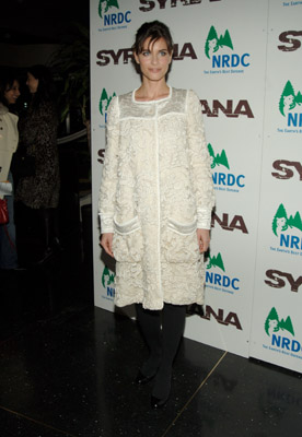 Amanda Peet at event of Syriana (2005)