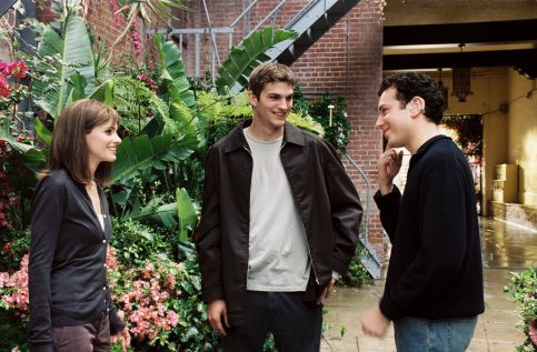 Still of Amanda Peet and Ashton Kutcher in A Lot Like Love (2005)