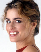 Amanda Peet stars as Mia