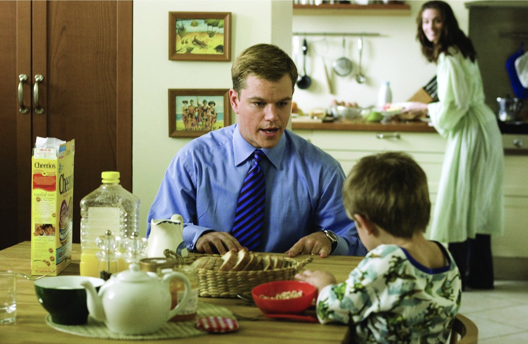 Still of Matt Damon and Amanda Peet in Syriana (2005)