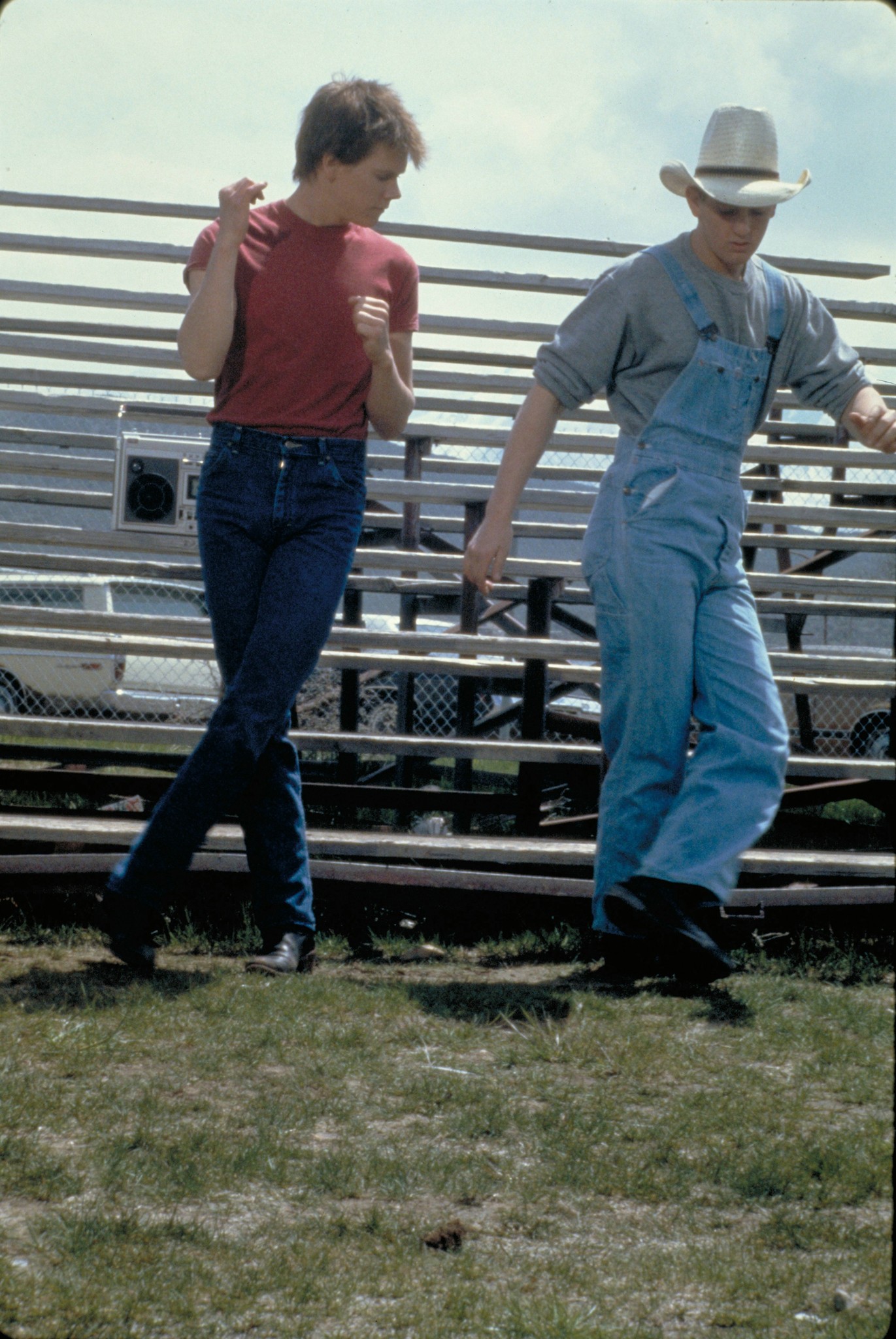 Still of Kevin Bacon and Chris Penn in Footloose (1984)