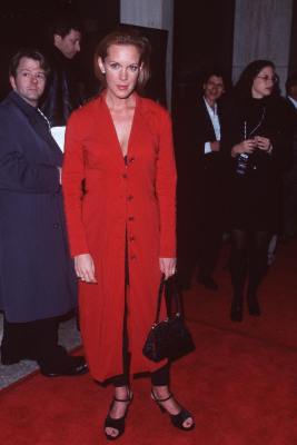 Elizabeth Perkins at event of From the Earth to the Moon (1998)