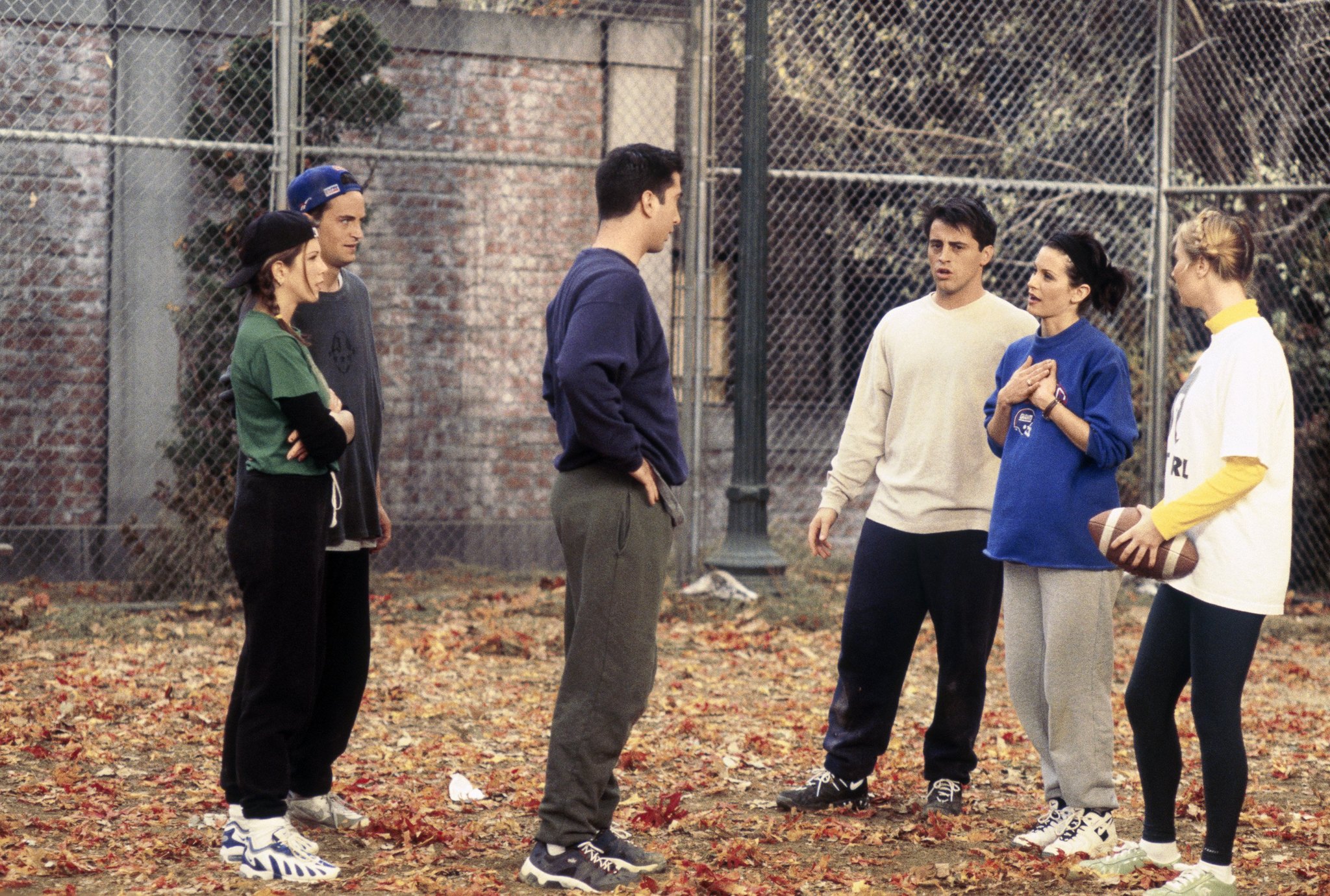 Still of Jennifer Aniston, Courteney Cox, Lisa Kudrow, Matt LeBlanc, Matthew Perry and David Schwimmer in Draugai (1994)