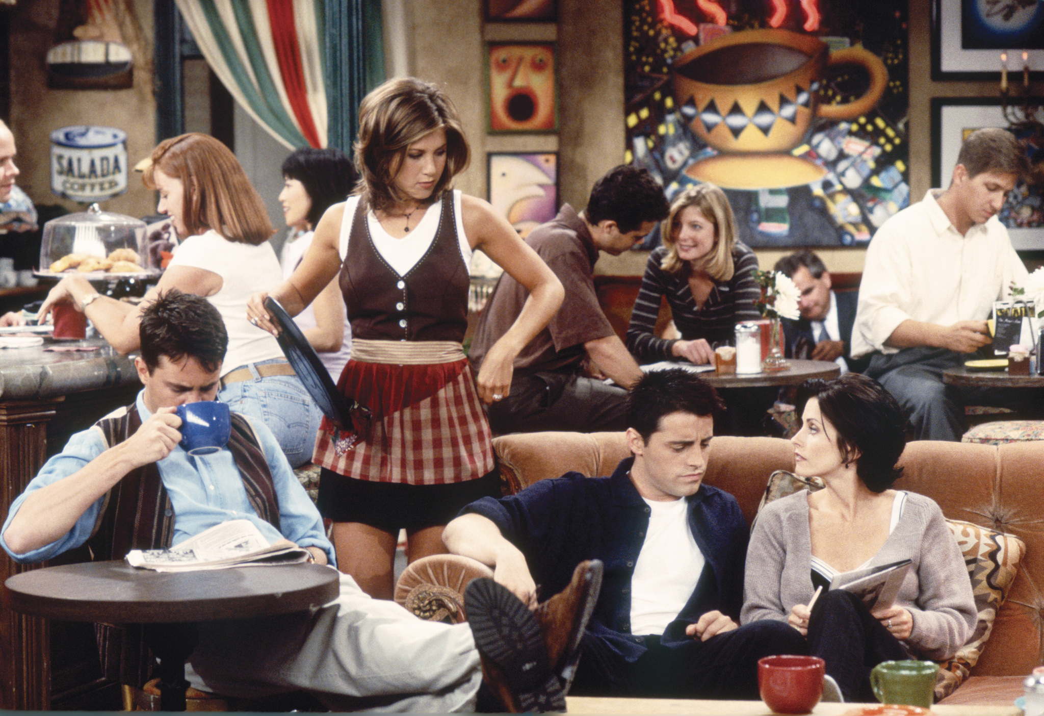 Still of Jennifer Aniston, Courteney Cox and Matthew Perry in Draugai (1994)