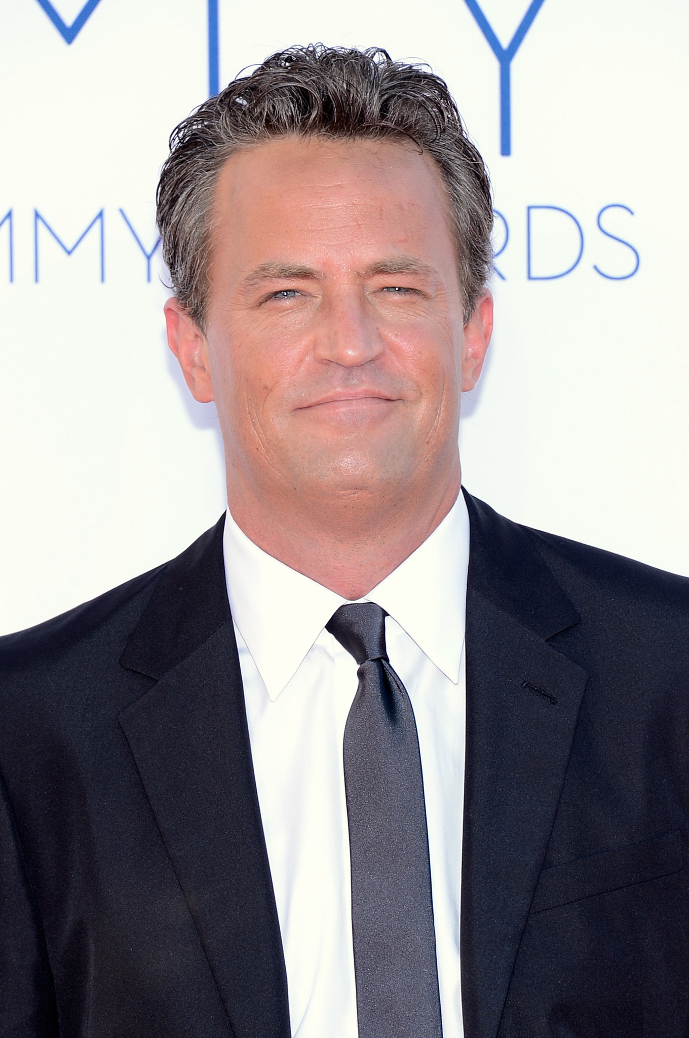 Matthew Perry at event of The 64th Primetime Emmy Awards (2012)