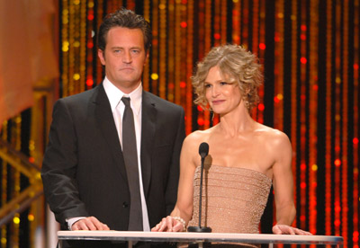 Matthew Perry and Kyra Sedgwick at event of 13th Annual Screen Actors Guild Awards (2007)