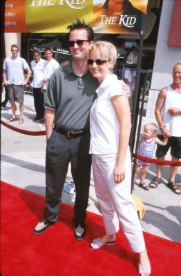 Helen Hunt and Matthew Perry at event of The Kid (2000)
