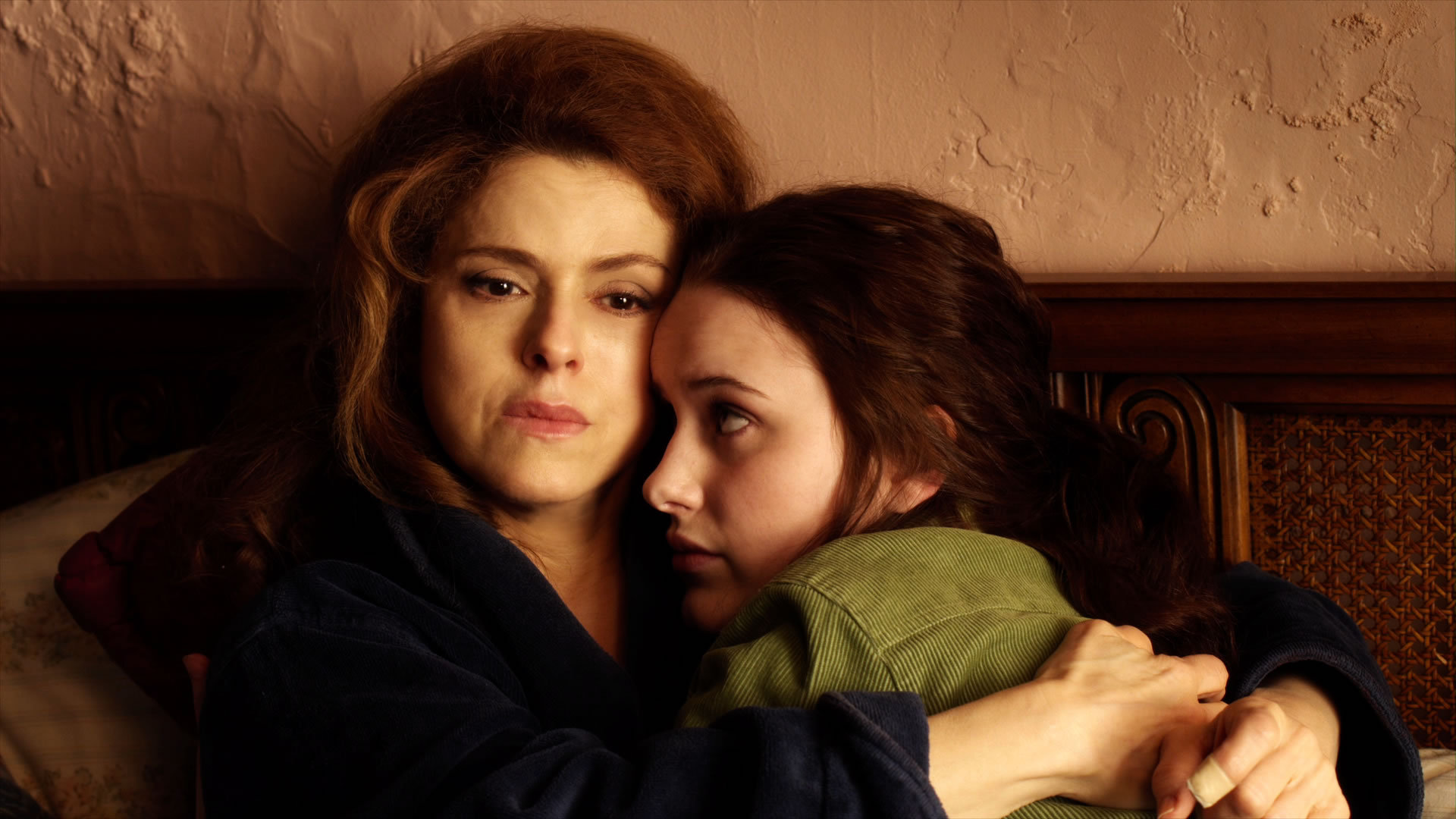 Still of Bernadette Peters and Rachel Brosnahan in Coming Up Roses (2011)
