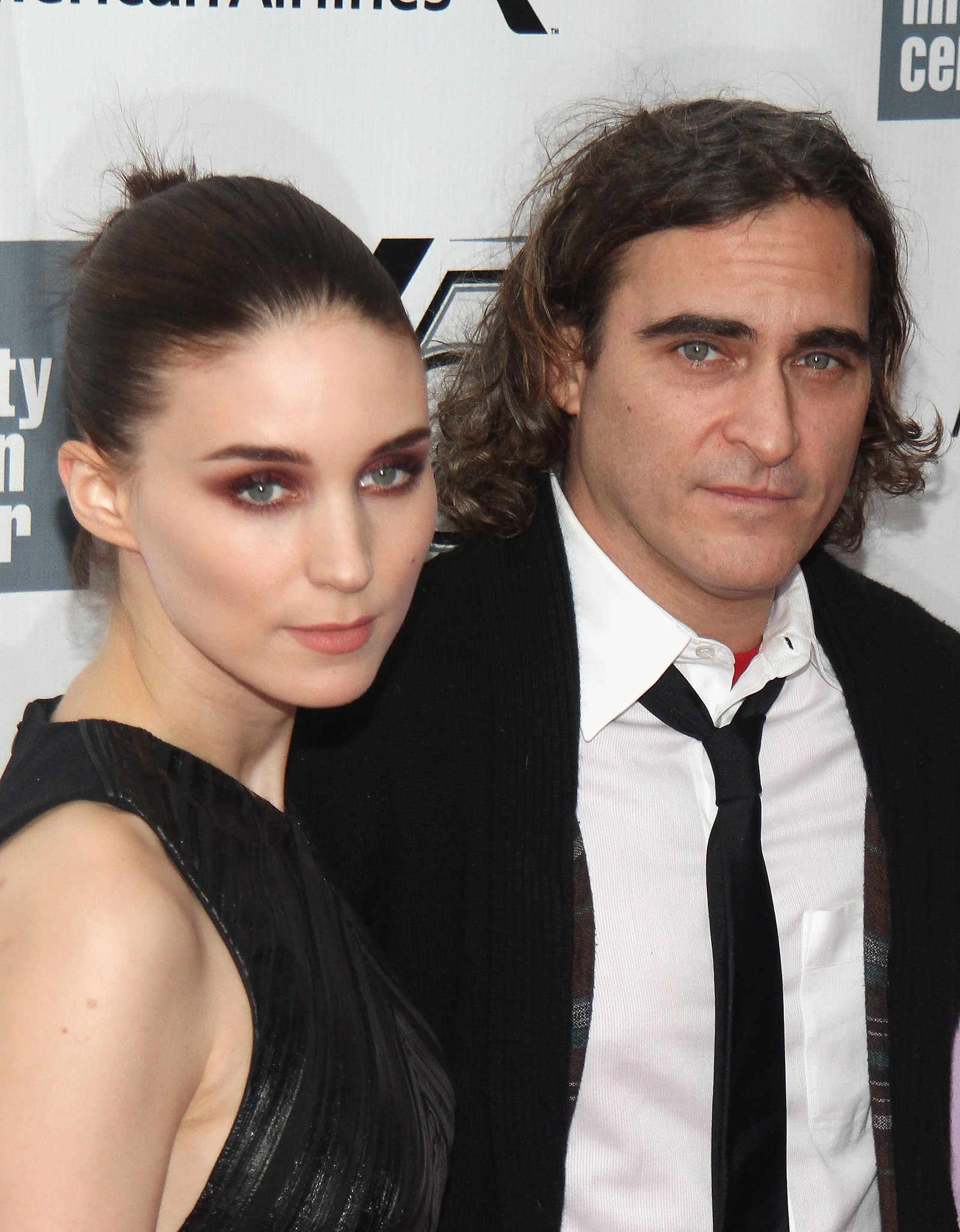 Joaquin Phoenix and Rooney Mara at event of Ji (2013)