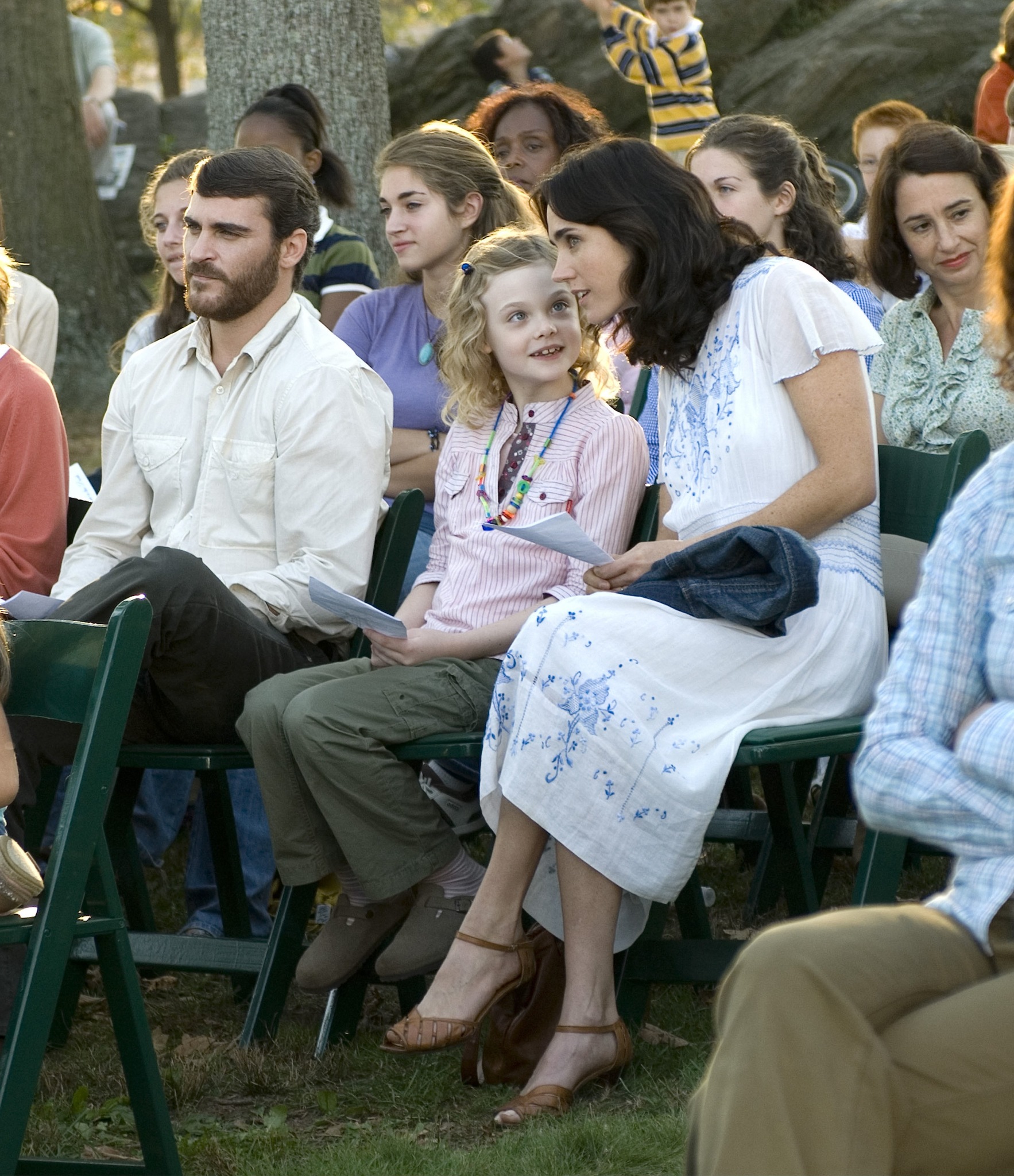 Still of Jennifer Connelly, Joaquin Phoenix and Elle Fanning in Reservation Road (2007)