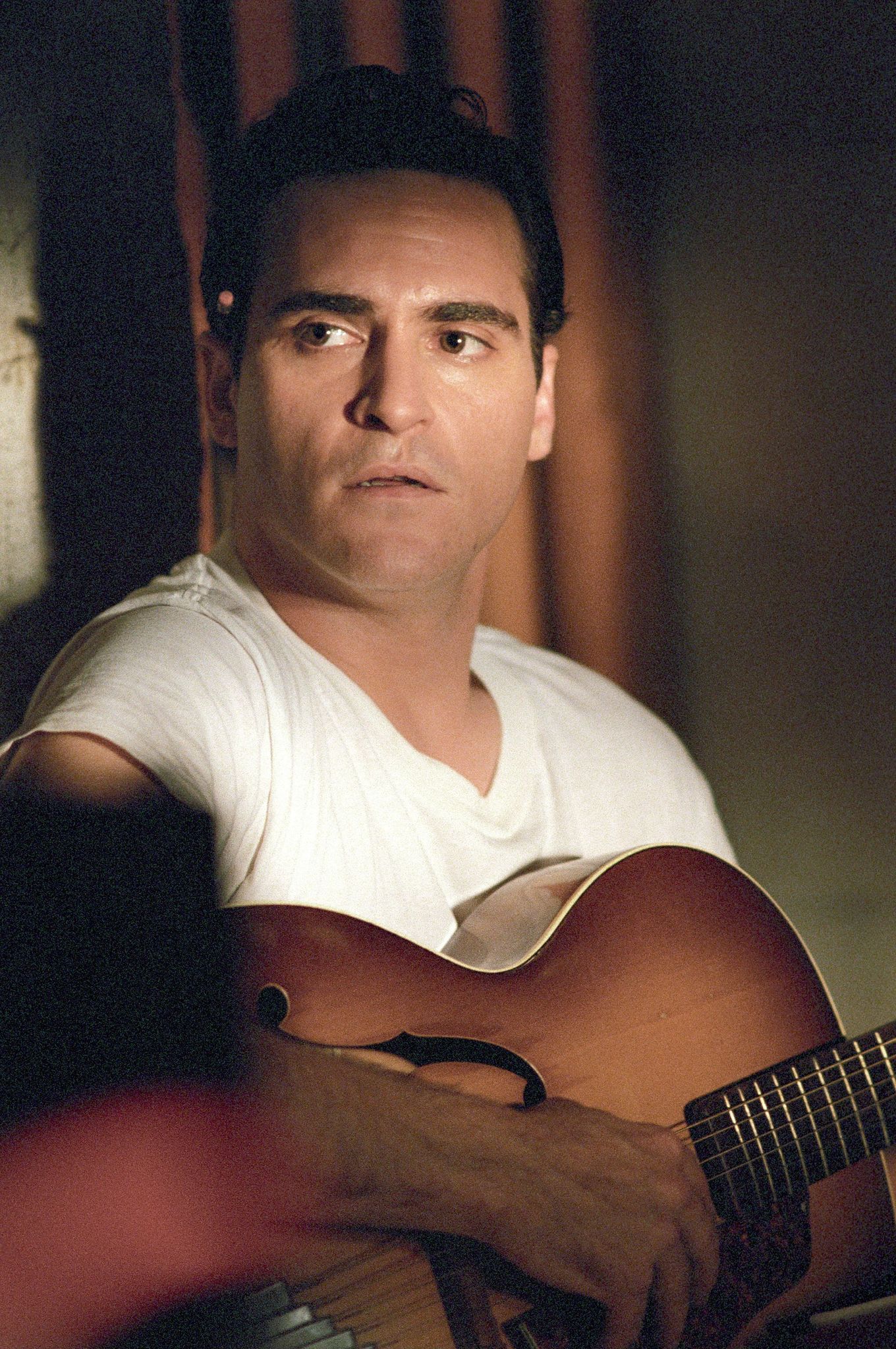 Still of Joaquin Phoenix in Ties jausmu riba (2005)