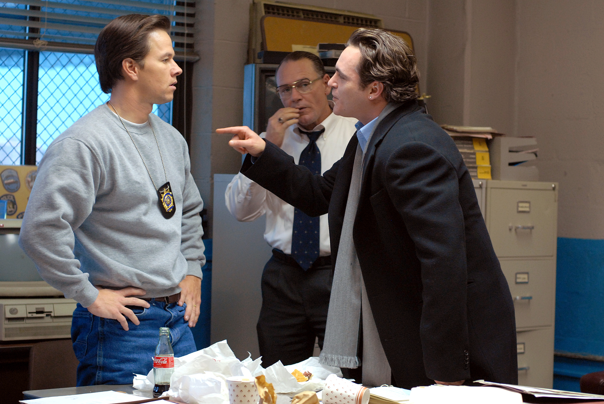 Still of Mark Wahlberg and Joaquin Phoenix in We Own the Night (2007)