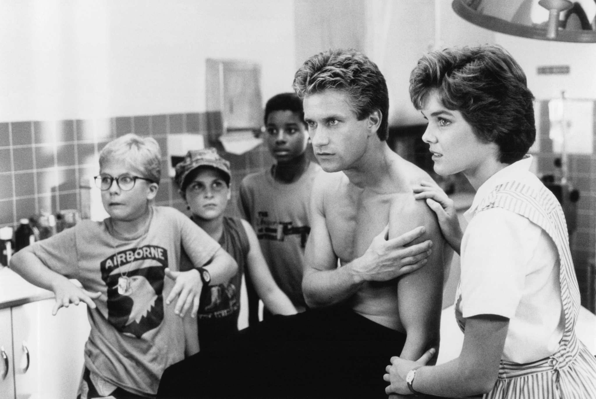 Still of Joaquin Phoenix, Peter Billingsley and Whip Hubley in Russkies (1987)