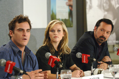 Reese Witherspoon, Joaquin Phoenix and James Mangold at event of Ties jausmu riba (2005)