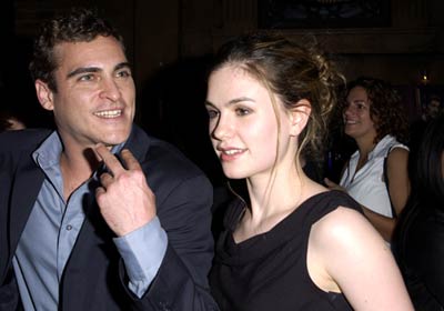 Anna Paquin and Joaquin Phoenix at event of Buffalo Soldiers (2001)