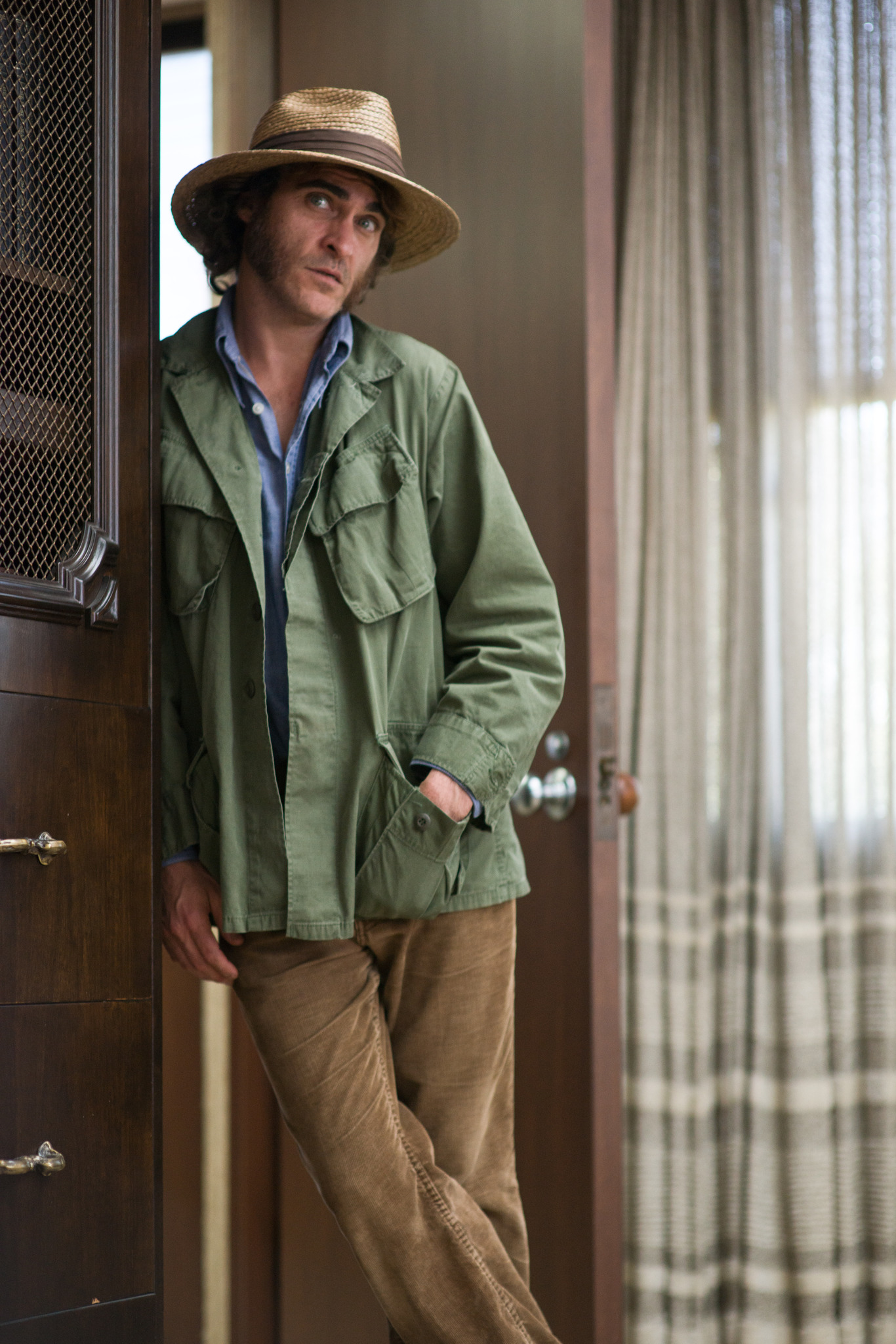 Still of Joaquin Phoenix in Zmogiska silpnybe (2014)