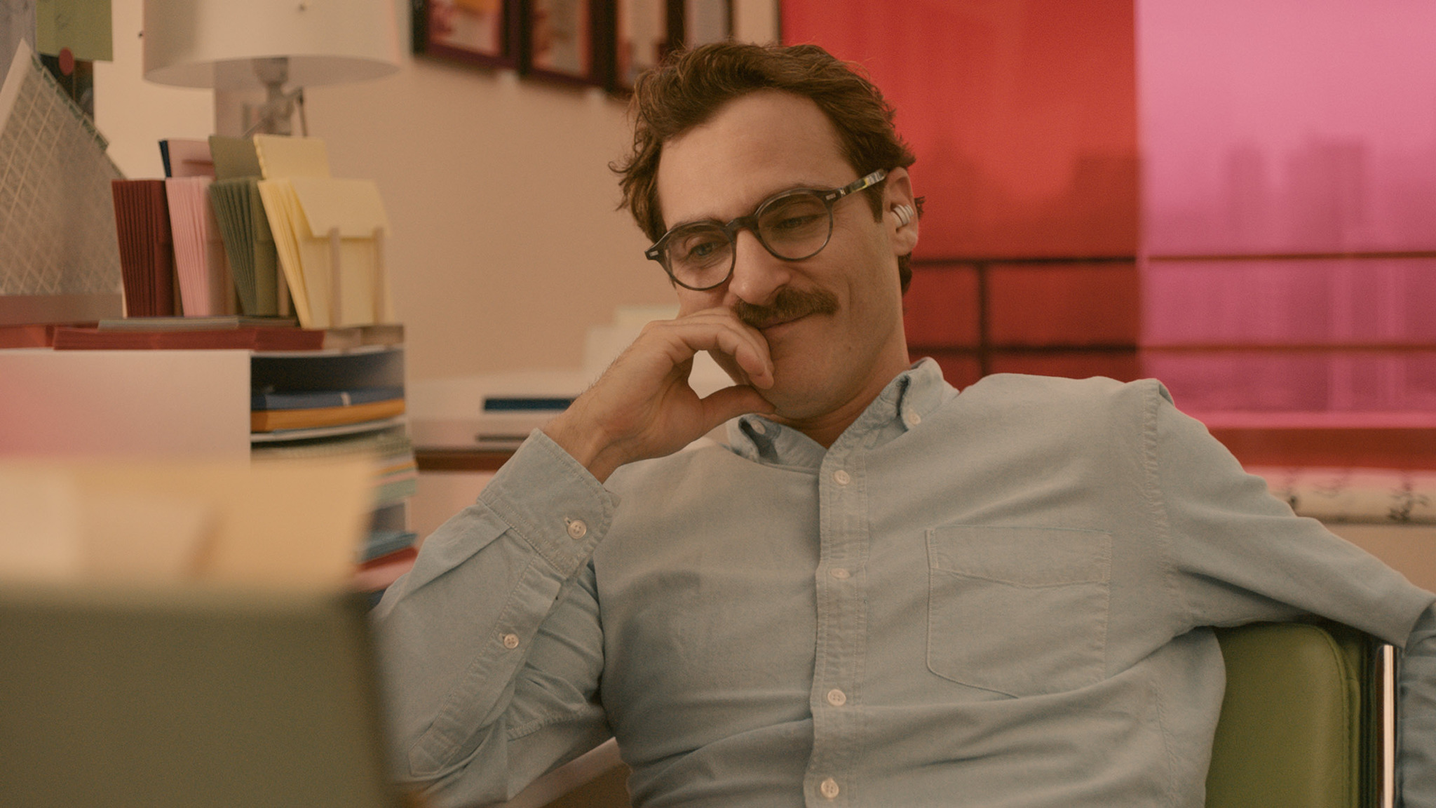 Still of Joaquin Phoenix in Ji (2013)