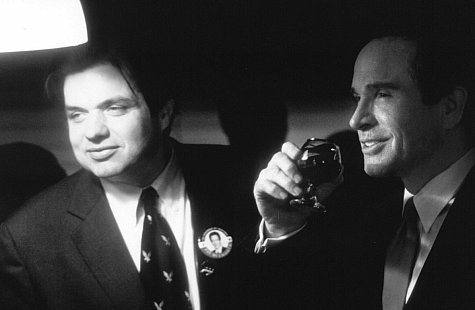 Still of Warren Beatty and Oliver Platt in Bulworth (1998)