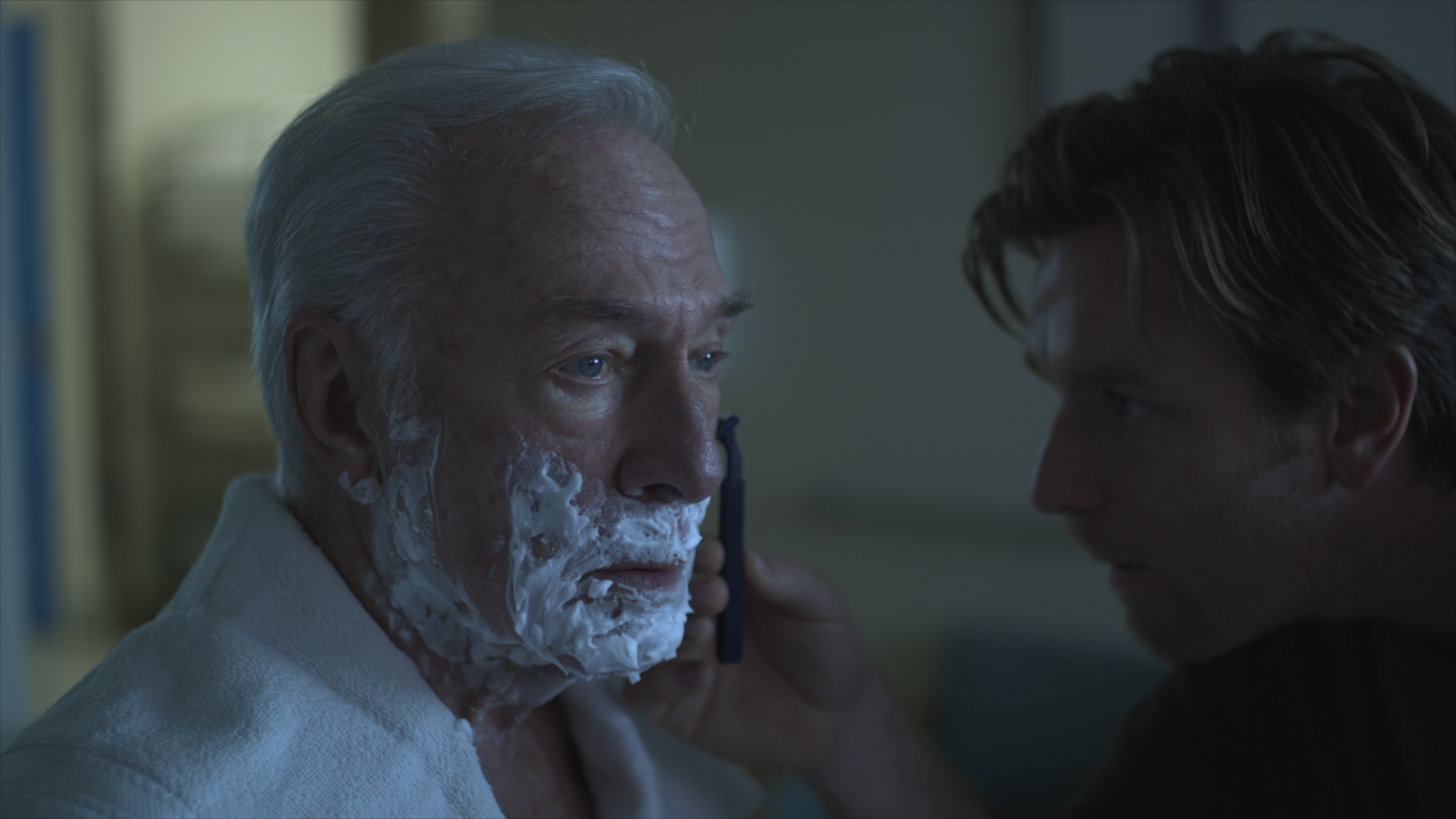 Still of Ewan McGregor and Christopher Plummer in Beginners (2010)