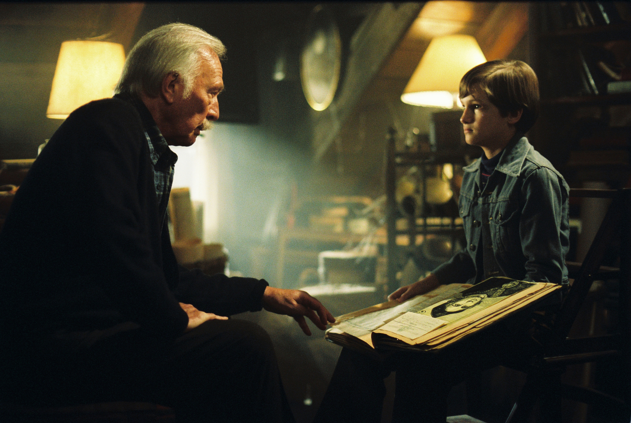 Still of Christopher Plummer and Hunter Gomez in National Treasure (2004)