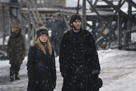Still of Sarah Polley and Wes Bentley in The Claim (2000)