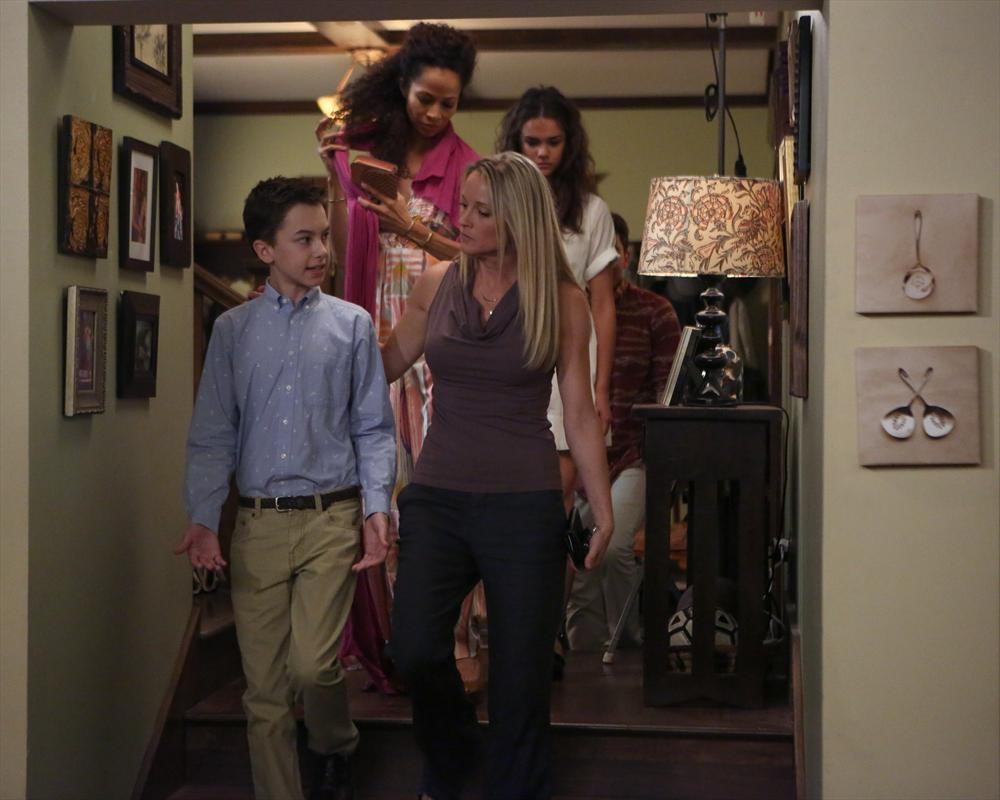Still of Teri Polo, Sherri Saum, Maia Mitchell and Hayden Byerly in The Fosters (2013)